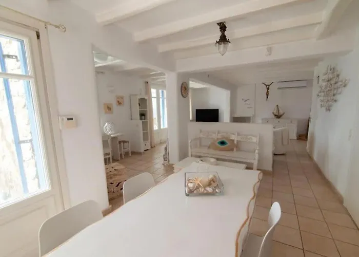 Elite With Pool & Sea View